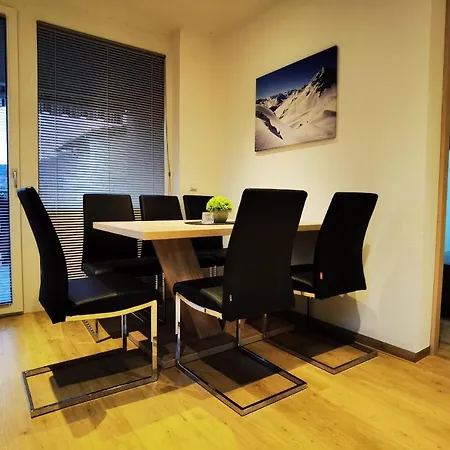 Alpenblume Apartment *